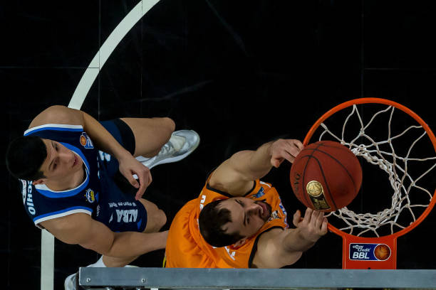 稍显落后 稍显落后